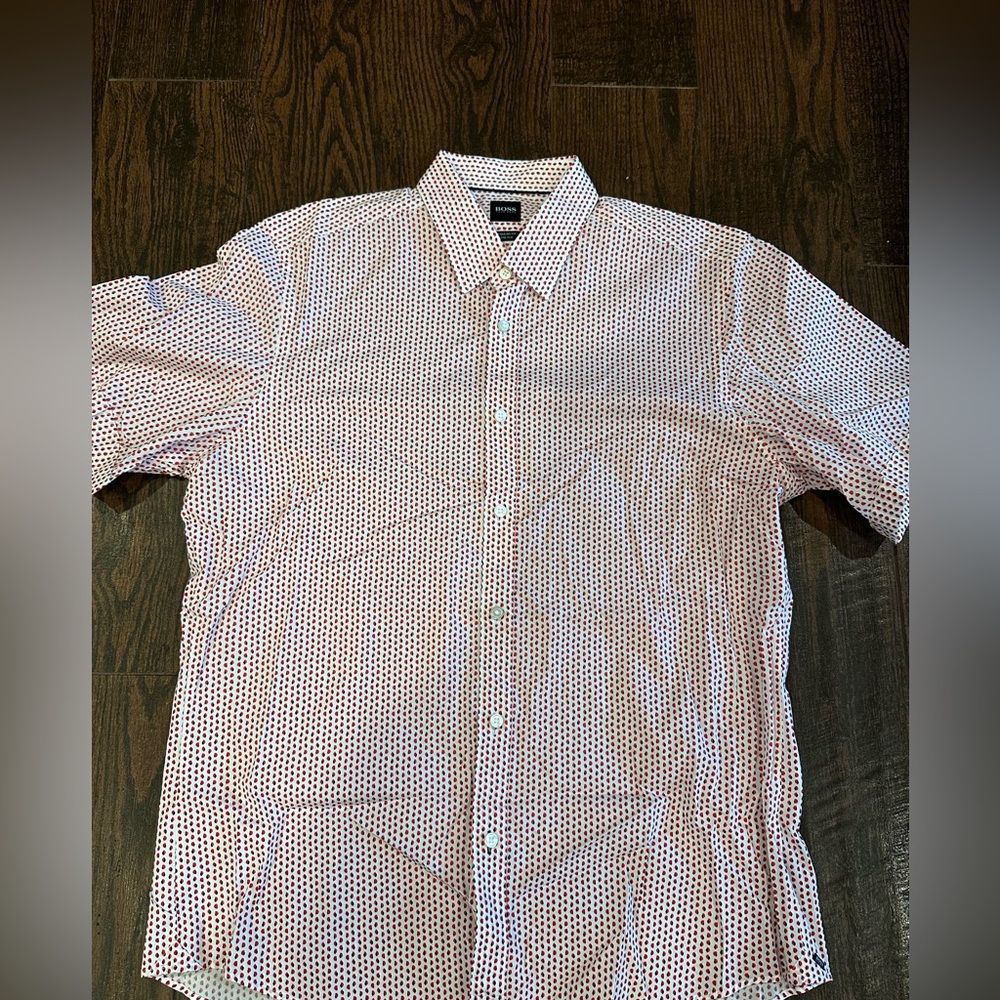 Hugo Boss Men’s Short Sleeve button up shirt red white pattern large